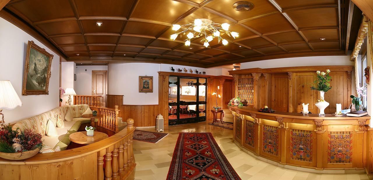 Hotel Alpenhof Kristall マイヤーホーフェン エクステリア 写真