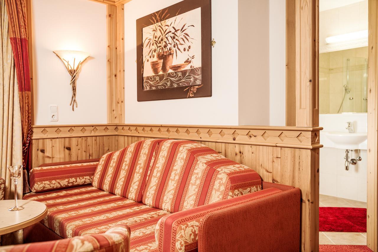 Hotel Alpenhof Kristall マイヤーホーフェン エクステリア 写真