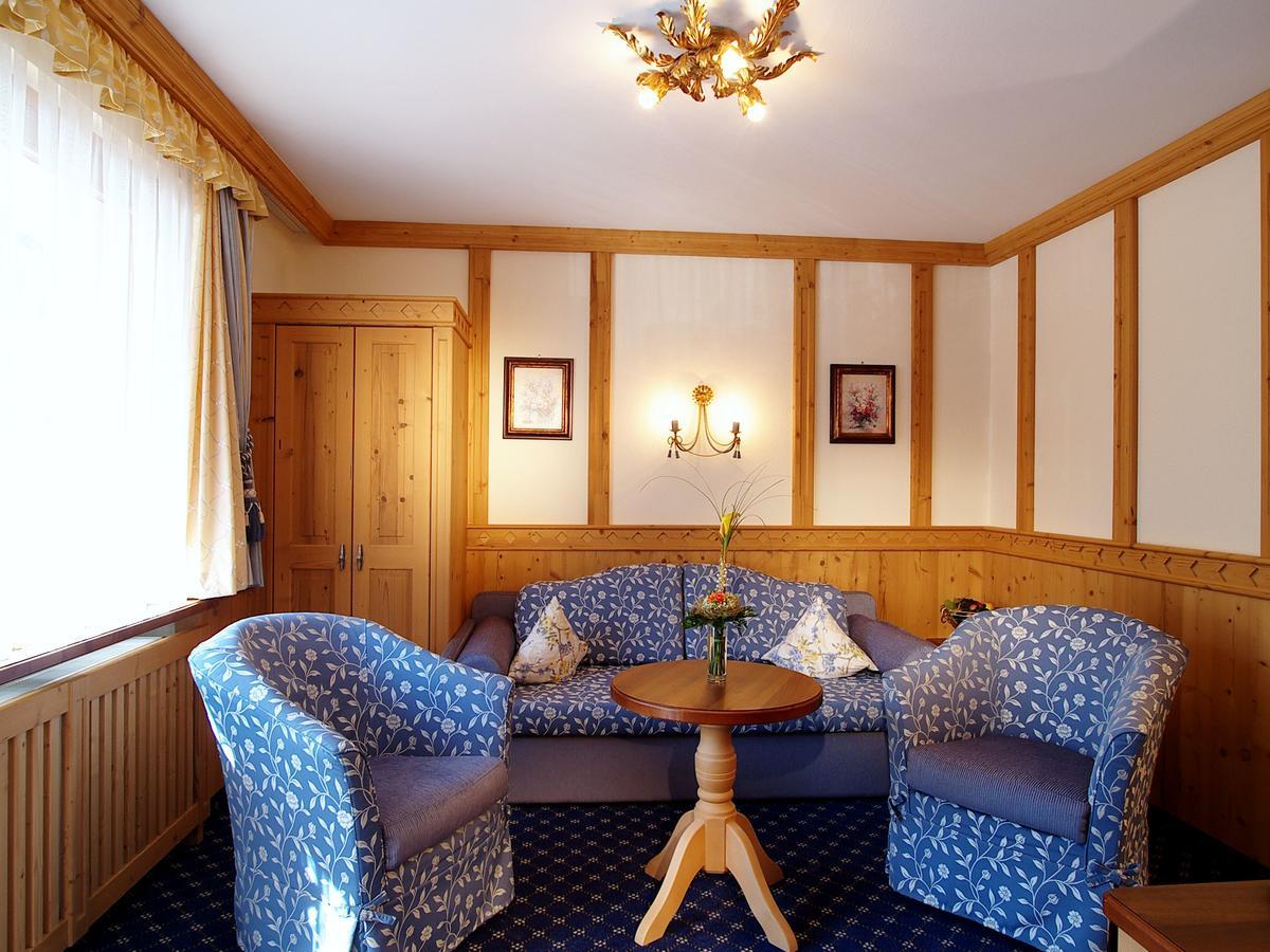 Hotel Alpenhof Kristall マイヤーホーフェン エクステリア 写真