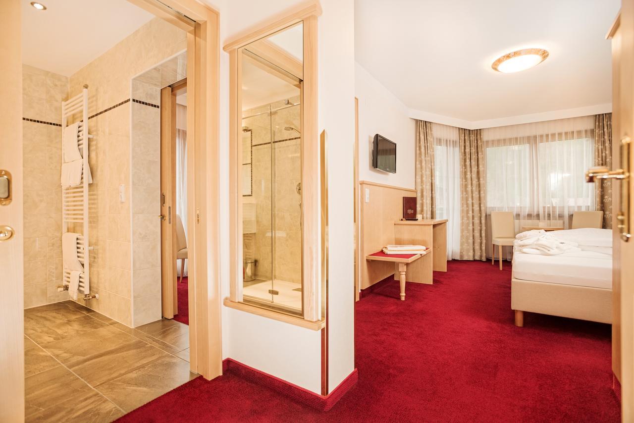Hotel Alpenhof Kristall マイヤーホーフェン エクステリア 写真
